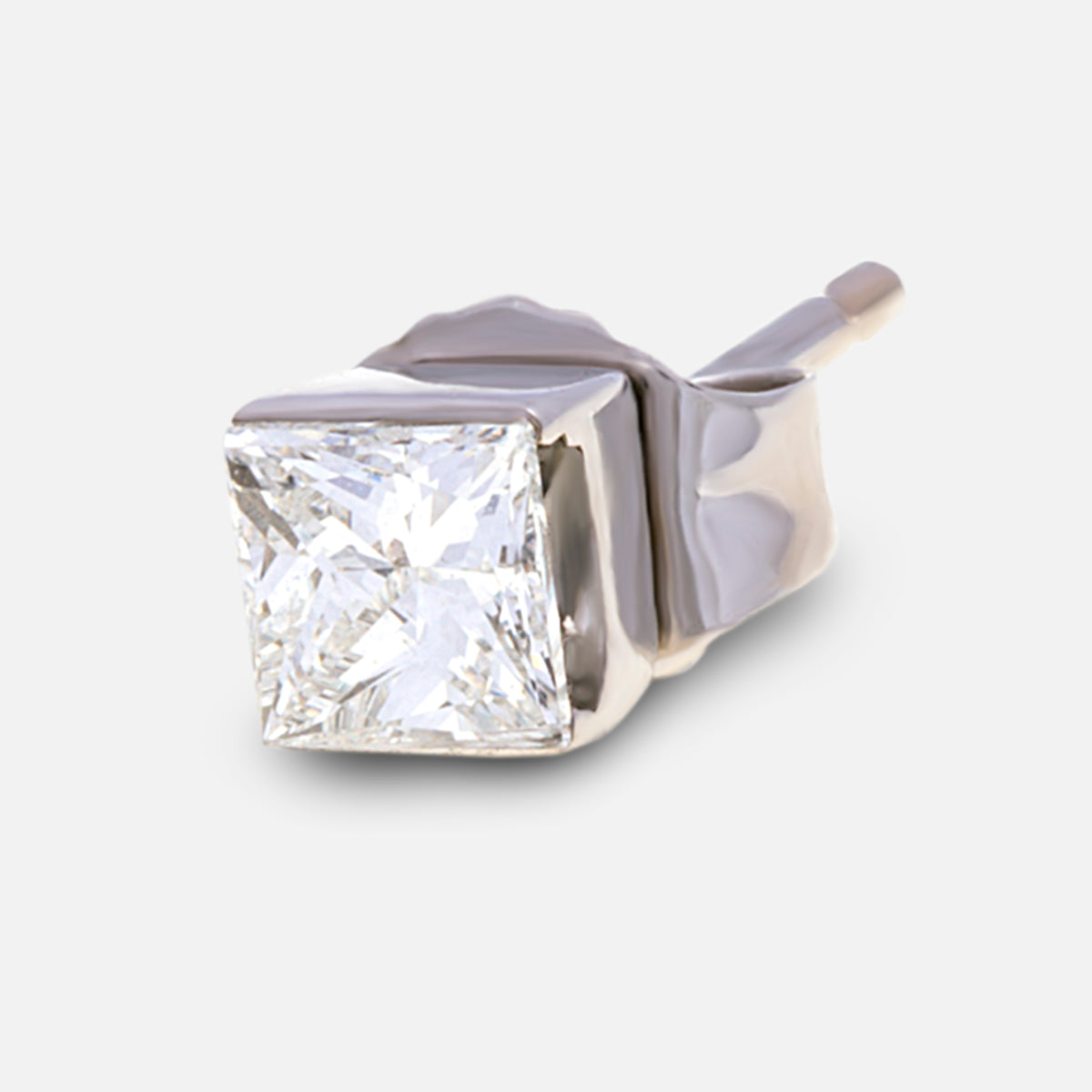 18ct White Gold Square Diamond Studs G777360
